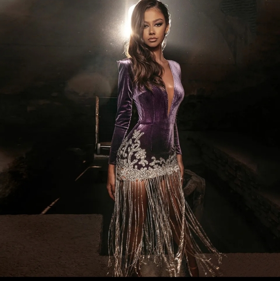 Dress - Picture 1 of 3